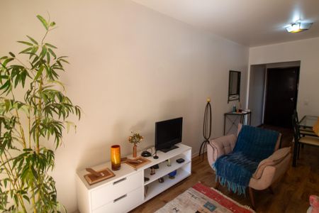 Apartamento para alugar com 75m², 2 quartos e 1 vagaSala