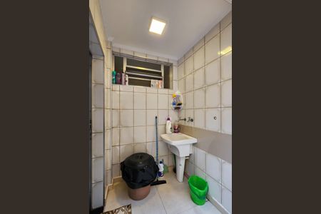 Casa à venda com 150m², 3 quartos e 2 vagas Casa à venda com 150m², 3 quartos e 2 vagasÁrea de Serviço