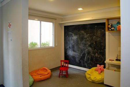 Apartamento para alugar com 43m², 2 quartos e sem vaga Apartamento para alugar com 43m², 2 quartos e sem vagaÁrea Comum - Playground
