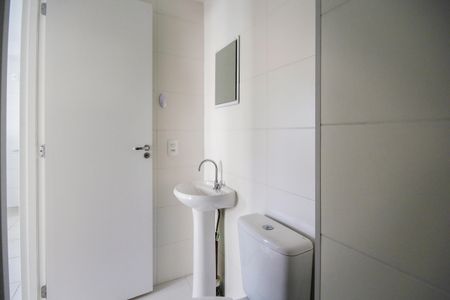 Apartamento para alugar com 43m², 2 quartos e sem vaga Apartamento para alugar com 43m², 2 quartos e sem vagaBanheiro Social