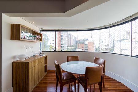 Apartamento à venda com 117m², 3 quartos e 3 vagas Apartamento à venda com 117m², 3 quartos e 3 vagasSacada