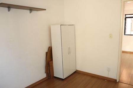Quarto de apartamento para alugar com 2 quartos, 43m² em Jardim Vista Alegre, Embu das Artes