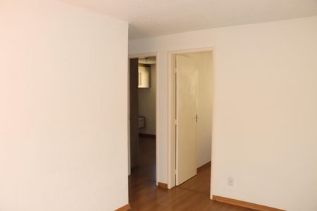 Sala de apartamento para alugar com 2 quartos, 43m² em Jardim Vista Alegre, Embu das Artes