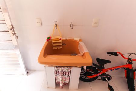 Casa à venda com 200m², 4 quartos e 2 vagas Casa à venda com 200m², 4 quartos e 2 vagasÁrea de Serviço