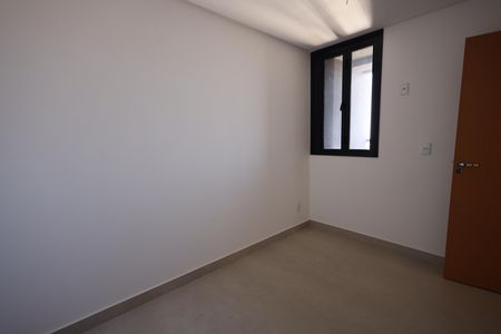 Apartamento à venda com 74m², 3 quartos e 2 vagasQuarto 2