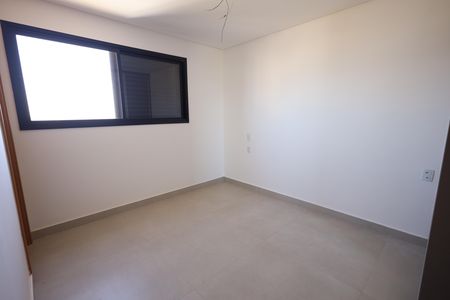 Apartamento à venda com 74m², 3 quartos e 2 vagasQuarto 3