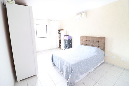 Casa à venda com 232m², 3 quartos e 3 vagasSuíte 