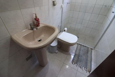 Casa à venda com 232m², 3 quartos e 3 vagasBanheiro Social