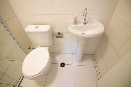 Apartamento à venda com 28m², 1 quarto e sem vaga Apartamento à venda com 28m², 1 quarto e sem vagaBanheiro da Suíte