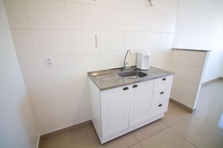 Cozinha de apartamento à venda com 1 quarto, 28m² em Vila das Belezas, São Paulo
