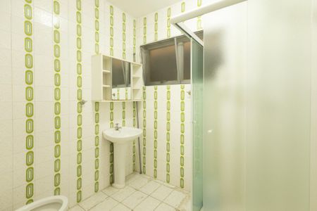 Casa à venda com 360m², 3 quartos e 3 vagas Casa à venda com 360m², 3 quartos e 3 vagasBanheiro de serviço