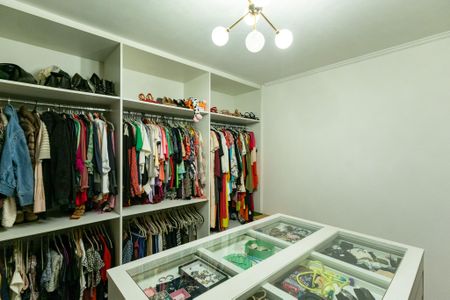 Casa à venda com 360m², 3 quartos e 3 vagas Casa à venda com 360m², 3 quartos e 3 vagasCloset da suíte 1