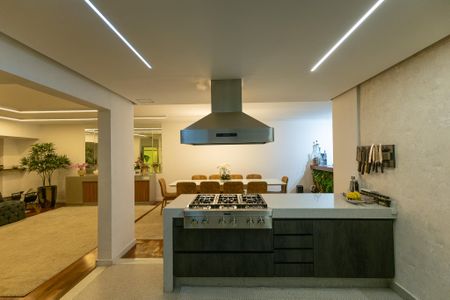 Casa à venda com 360m², 3 quartos e 3 vagas Casa à venda com 360m², 3 quartos e 3 vagasCozinha