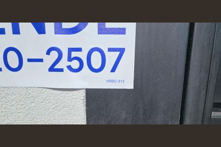 Casa à venda com 130m², 3 quartos e 2 vagas Casa à venda com 130m², 3 quartos e 2 vagasPlaca VRBO-313