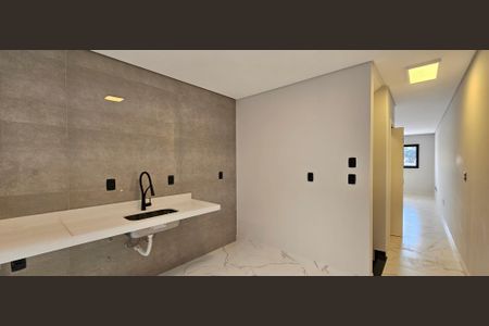 Casa à venda com 130m², 3 quartos e 2 vagas Casa à venda com 130m², 3 quartos e 2 vagasCozinha