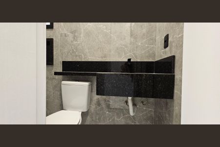 Casa à venda com 130m², 3 quartos e 2 vagas Casa à venda com 130m², 3 quartos e 2 vagasBanheiro