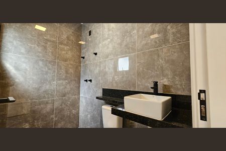 Casa à venda com 130m², 3 quartos e 2 vagas Casa à venda com 130m², 3 quartos e 2 vagasBanheiro do Quarto 2