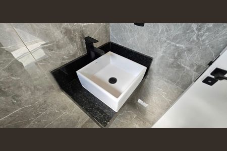 Casa à venda com 130m², 3 quartos e 2 vagas Casa à venda com 130m², 3 quartos e 2 vagasBanheiro do Quarto