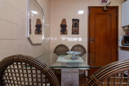 Apartamento para alugar com 146m², 3 quartos e 3 vagas Apartamento para alugar com 146m², 3 quartos e 3 vagasCozinha