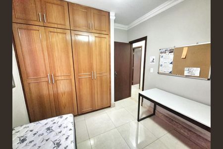 Apartamento à venda com 185m², 4 quartos e 2 vagasQuarto 2