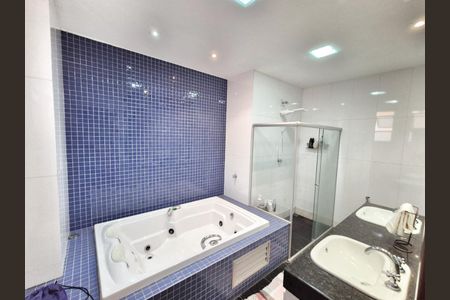 Apartamento à venda com 185m², 4 quartos e 2 vagasBanheiro da Suíte 2