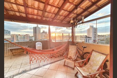 Apartamento à venda com 185m², 4 quartos e 2 vagasCobertura