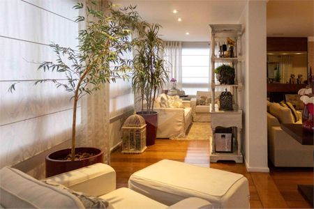 Apartamento à venda com 6 quartos, 450m² em Cambuí, Campinas