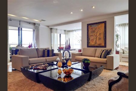 Apartamento à venda com 6 quartos, 450m² em Cambuí, Campinas