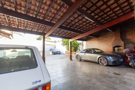 Casa para alugar com 250m², 2 quartos e 7 vagas Casa para alugar com 250m², 2 quartos e 7 vagasGaragem 2