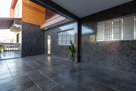 Casa para alugar com 250m², 2 quartos e 7 vagas Casa para alugar com 250m², 2 quartos e 7 vagasGaragem 1