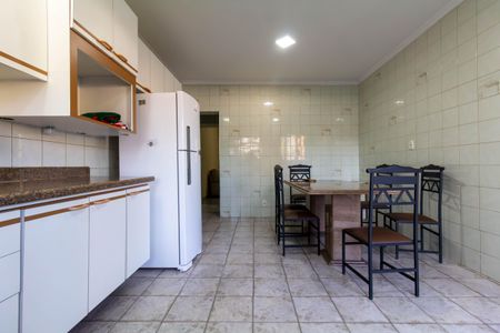 Casa para alugar com 250m², 2 quartos e 7 vagas Casa para alugar com 250m², 2 quartos e 7 vagasCozinha