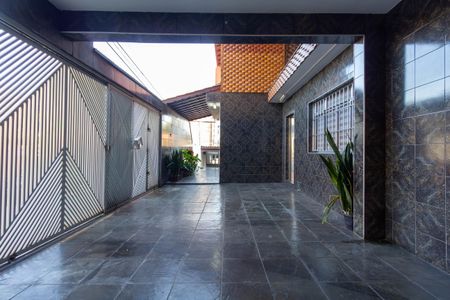 Casa para alugar com 250m², 2 quartos e 7 vagas Casa para alugar com 250m², 2 quartos e 7 vagasGaragem 1