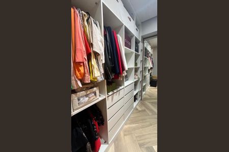 Apartamento à venda com 75m², 1 quarto e 1 vaga Apartamento à venda com 75m², 1 quarto e 1 vagaCloset