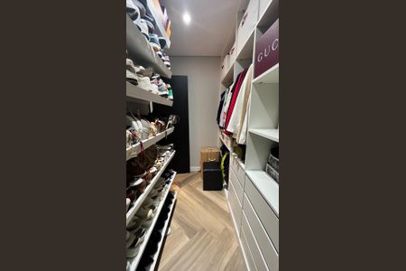 Apartamento à venda com 75m², 1 quarto e 1 vaga Apartamento à venda com 75m², 1 quarto e 1 vagaCloset