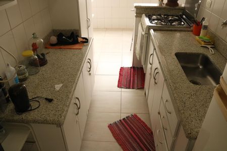 Apartamento à venda com 95m², 2 quartos e 2 vagasCozinha