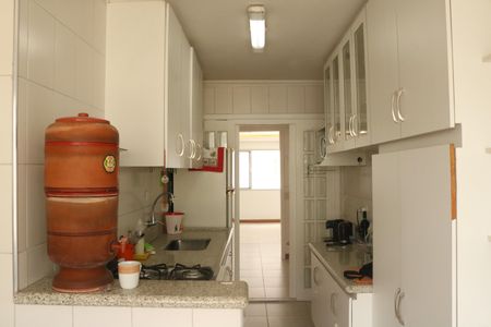 Apartamento à venda com 95m², 2 quartos e 2 vagasCozinha