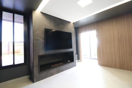 Sala de casa de condomínio para alugar com 4 quartos, 270m² em Granja Marileusa, Uberlândia