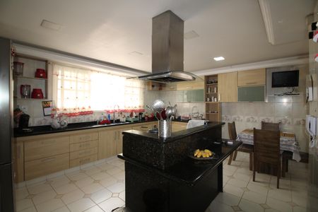 Casa de condomínio à venda com 600m², 3 quartos e 4 vagasCozinha