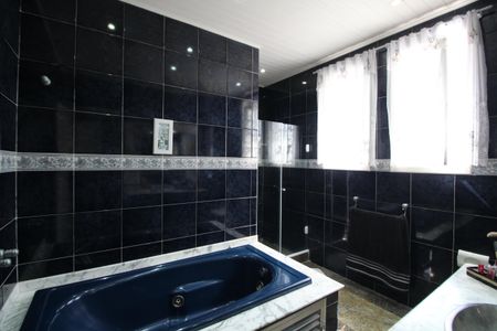 Casa de condomínio à venda com 600m², 3 quartos e 4 vagasBanheiro da Suíte