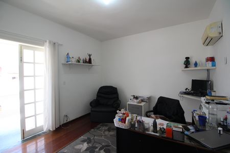 Casa de condomínio à venda com 600m², 3 quartos e 4 vagasQuarto 1