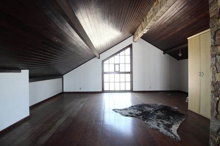 Casa de condomínio à venda com 600m², 3 quartos e 4 vagasÁrea comum