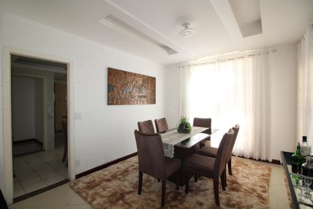 Casa de condomínio à venda com 600m², 3 quartos e 4 vagasSala