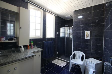 Casa de condomínio à venda com 600m², 3 quartos e 4 vagasBanheiro Social