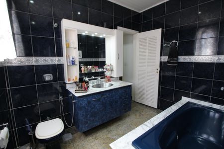 Casa de condomínio à venda com 600m², 3 quartos e 4 vagasBanheiro da Suíte