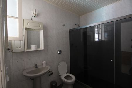 Casa de condomínio à venda com 600m², 3 quartos e 4 vagasBanheiro de Serviço