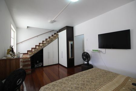 Casa de condomínio à venda com 600m², 3 quartos e 4 vagasSuíte