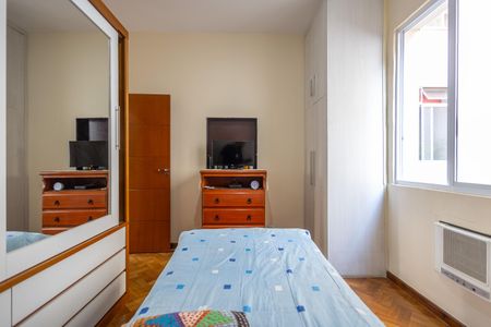 Apartamento à venda com 147m², 4 quartos e 1 vagaQuarto 2