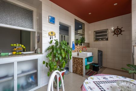 Apartamento à venda com 147m², 4 quartos e 1 vagaÁrea de Serviço