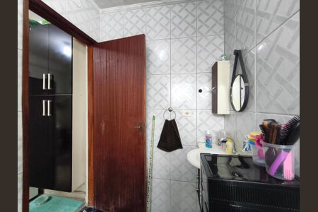 Casa à venda com 66m², 2 quartos e sem vaga Casa à venda com 66m², 2 quartos e sem vagaBanheiro