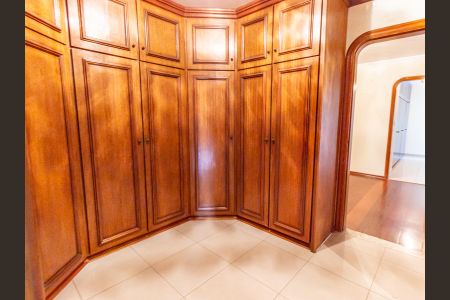 Apartamento para alugar com 385m², 4 quartos e 4 vagasCloset da suíte 1